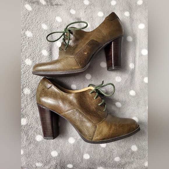 Nine West, size 8.5 heeled boots - Picture 9 of 14